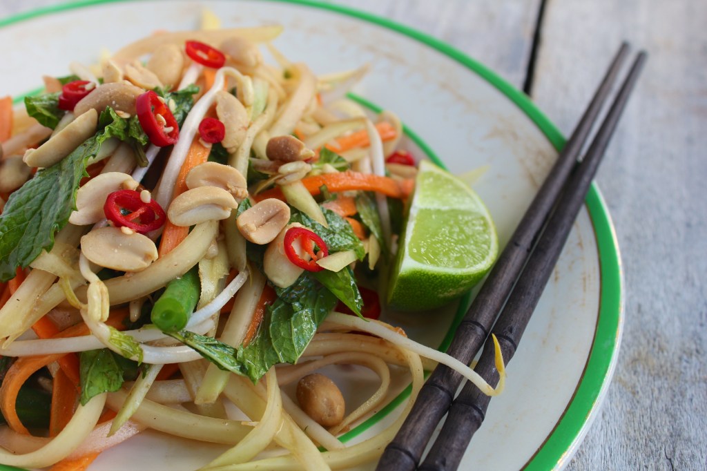 green-papaya-salad-angle