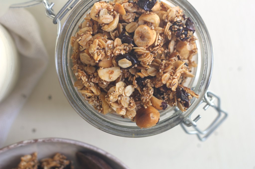 hazelnut-cherry-granola-jar-closeup
