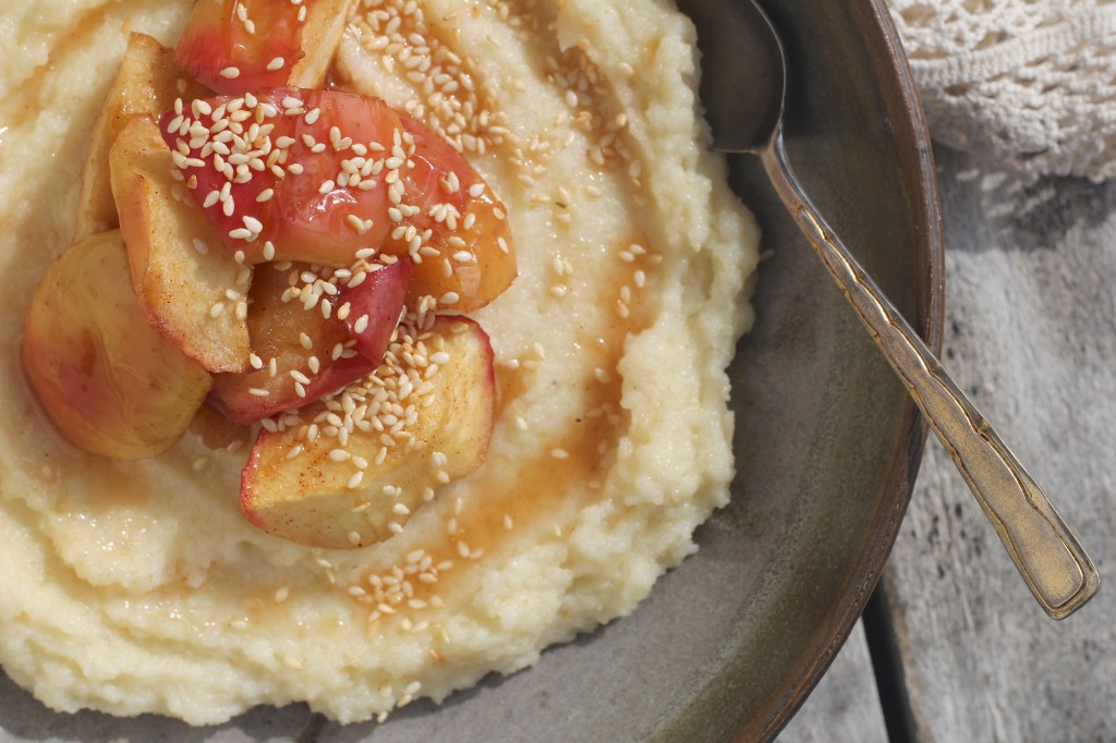 semolina-porridge-maple-apples
