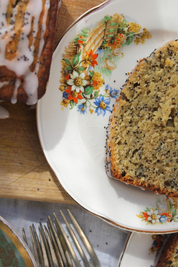grapefruit-poppyseed-cake-closeup