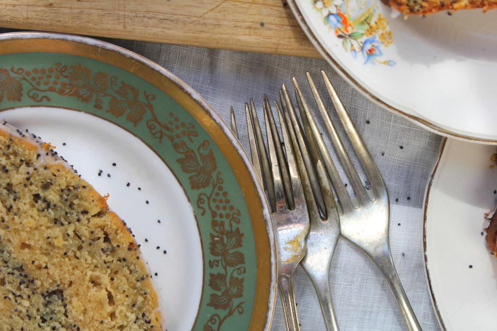 grapefruit-poppyseed-cake-forks