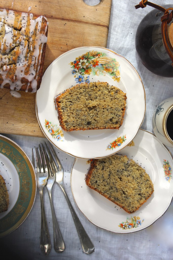 grapefruit-poppyseed-cake-vertical