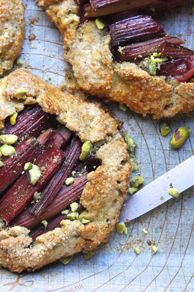 rhubarb-pistachio-galette-knife