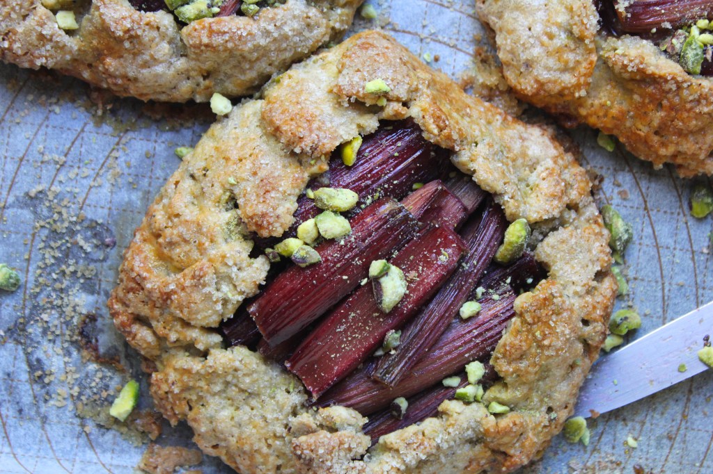 rhubarb-pistachio-galette-pistachios