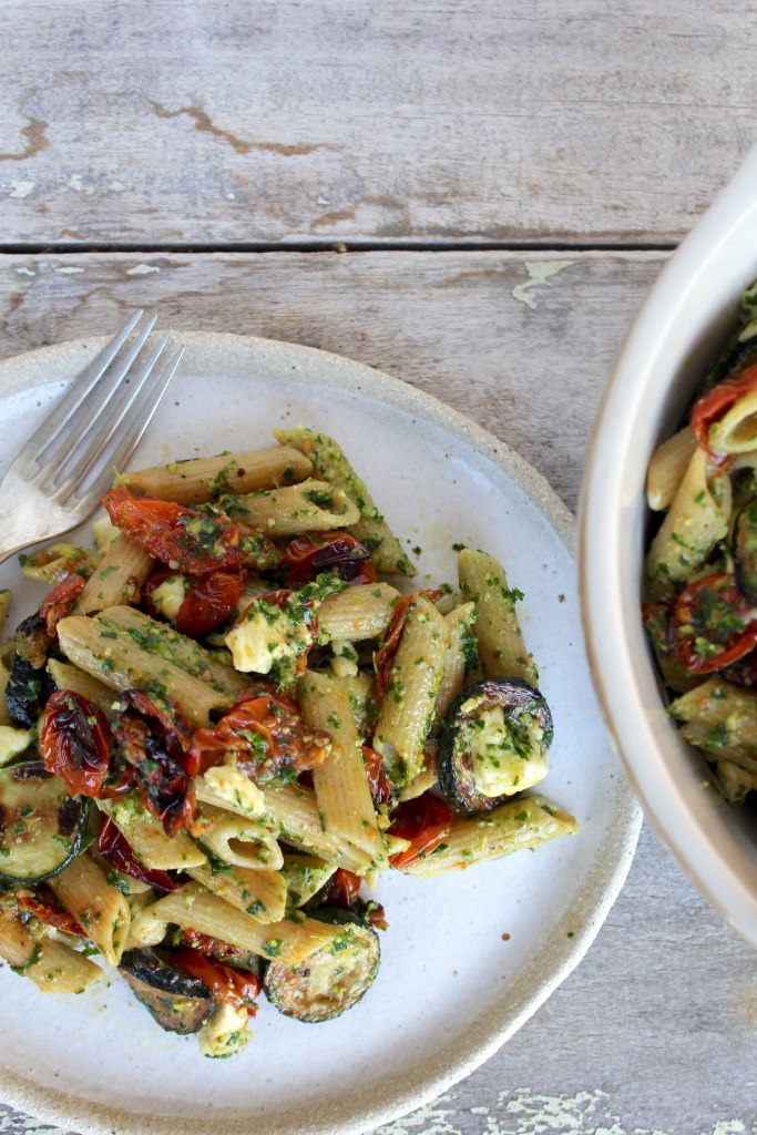roasted-cherry-tomato-zucchini-kale-pesto-pasta-vertical