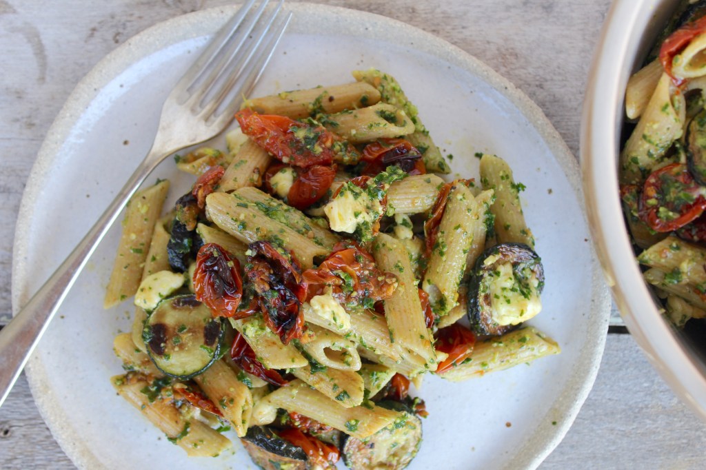 roasted-cherry-tomato-zucchini-kale-pesto-pasta